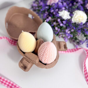 KOLOROWE jajka w wytłaczance