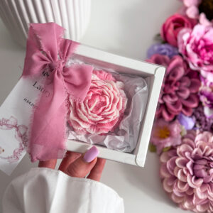 Piwonia w pudełeczku